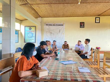 Pertemuan Pengurus Air Minum 